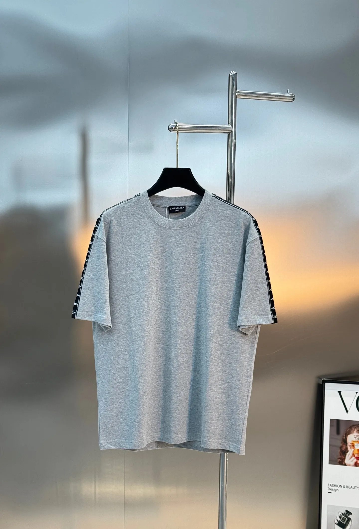 ⚜️Balenciaga T ， Same Style❤️ .280g Breathable， ! ， ， 。 ， ， ， OK， get ~ ， ， ! ：Black.Gray.White.Sizes：S-3XL ❗️（175/145 L）